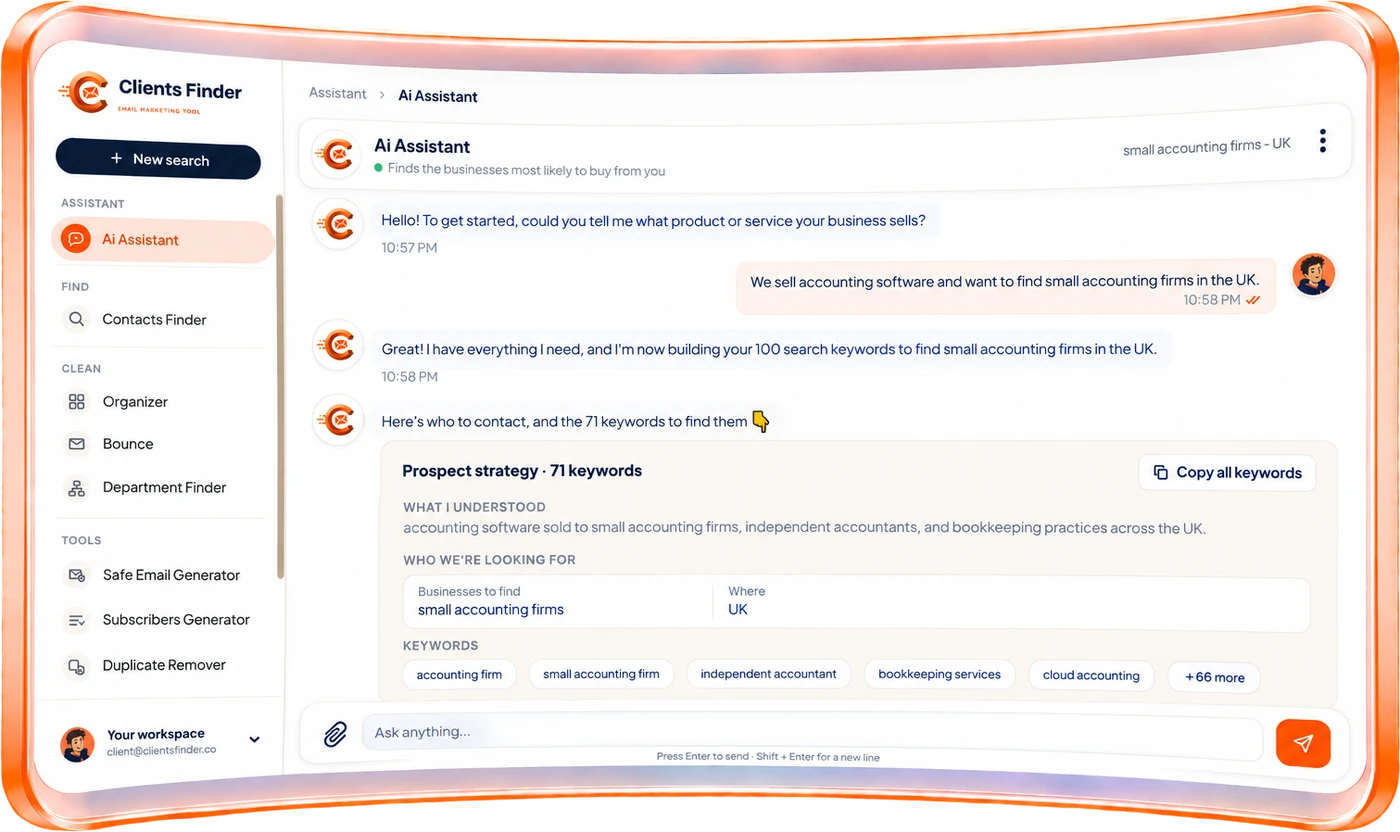 Clients Finder AI Assistant building a prospect strategy with 71 keywords